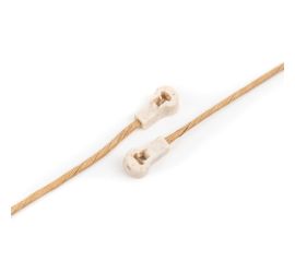 Twee open FibreStraps, diagonaal geplaatst van rechtsboven naar linksonder, tegen een witte achtergrond.