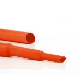 Een lengtestuk rode dikwandige isolatie krimpkous voor busbars, HBTH, van het merk Hongshang, op een witte achtergrond.