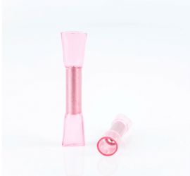 Twee rode stootverbinders met krimpkous (warmtekrimpend), geïsoleerd, één rechtop staand en één liggend, op een witte achtergrond.